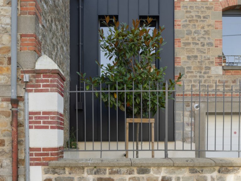 DISCRETION & COCOONING - 2