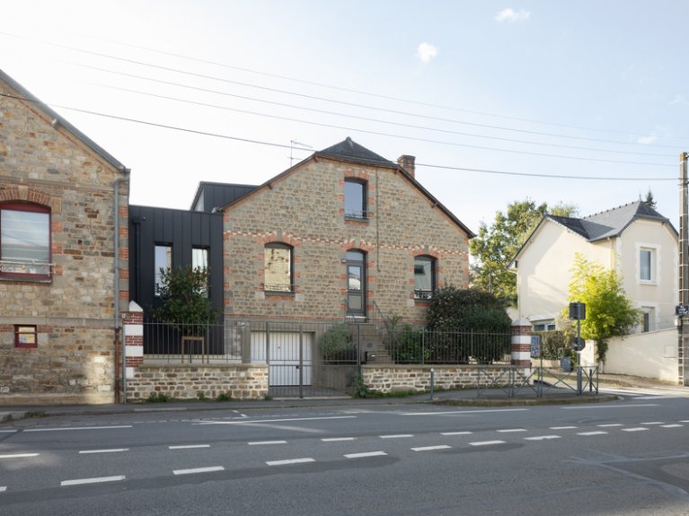 DISCRETION & COCOONING - 1