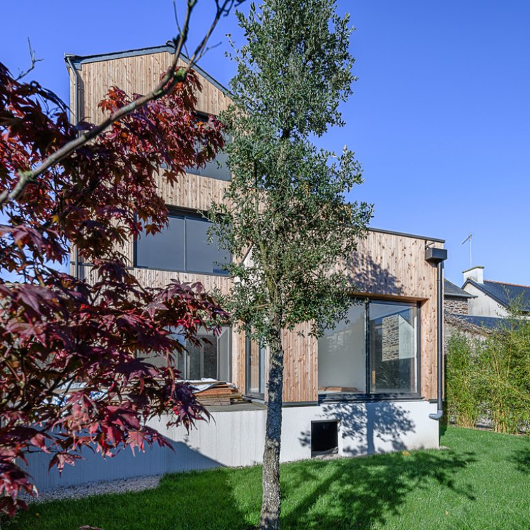 Contrastes, patrimoine urbain  & extension bucolique ouverte sur le jardin