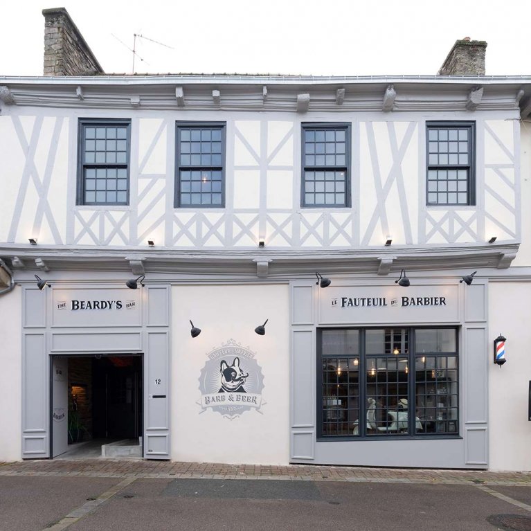 BEARDY'S : barber shop, bar, coworking